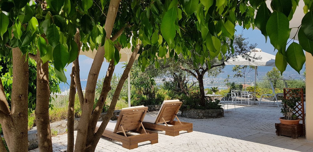 Verga Apartments & Suites