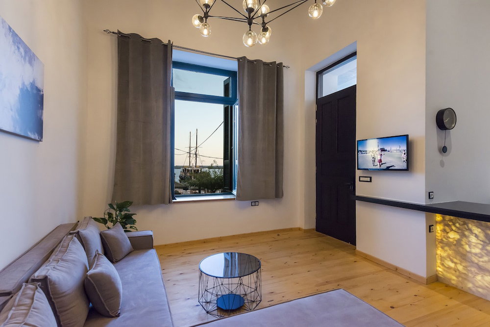 Aigli Seafront Loft - Luxury Design Retreat