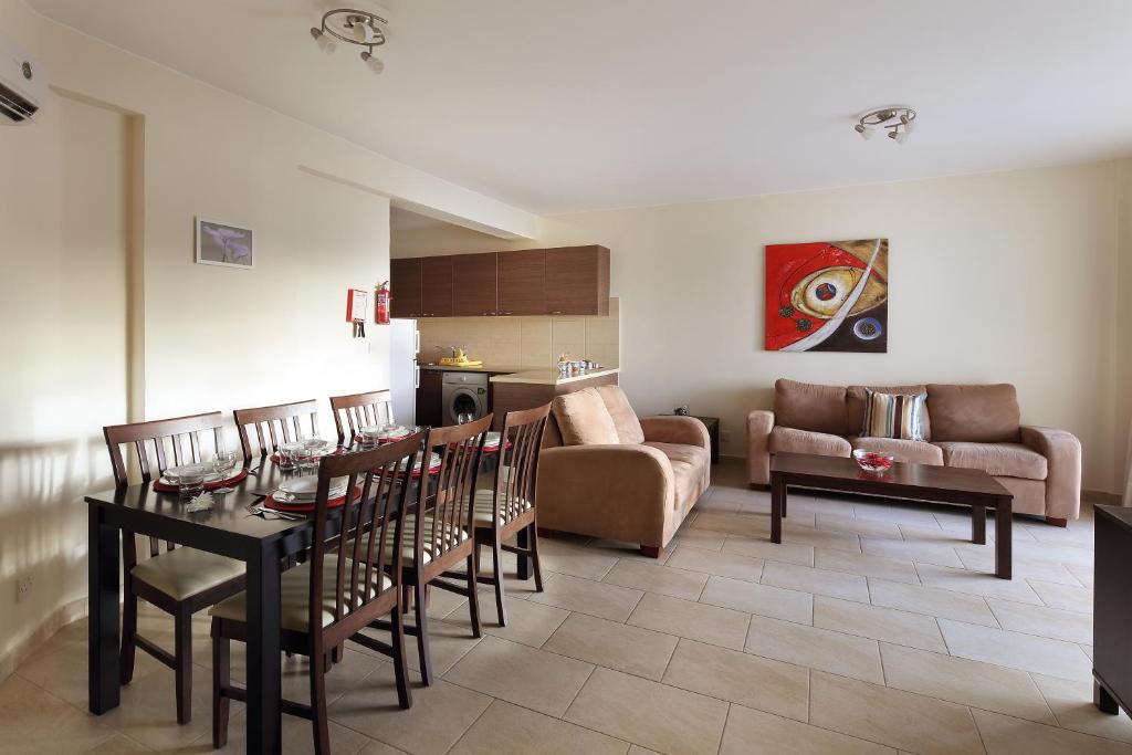 dal travel Chloraka Terrace Apartments
