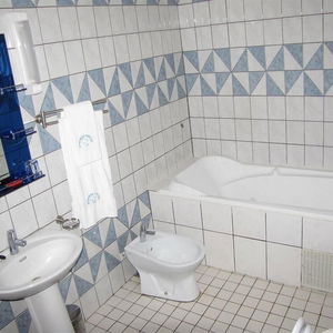 Hotel Afrique Hotel Douala Airport cazare Douala