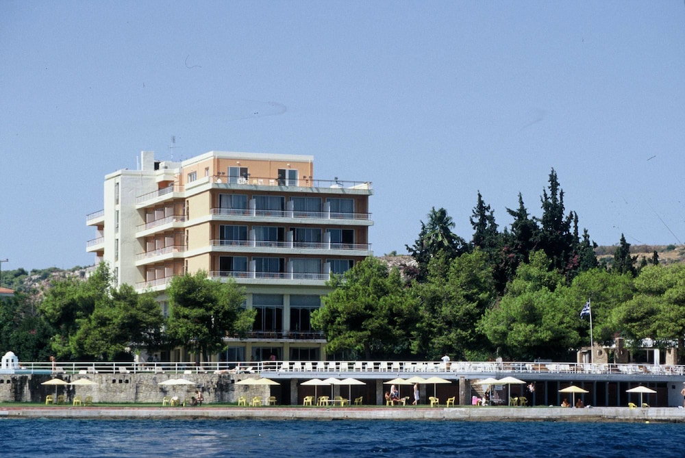 Kalamaki Beach Resort