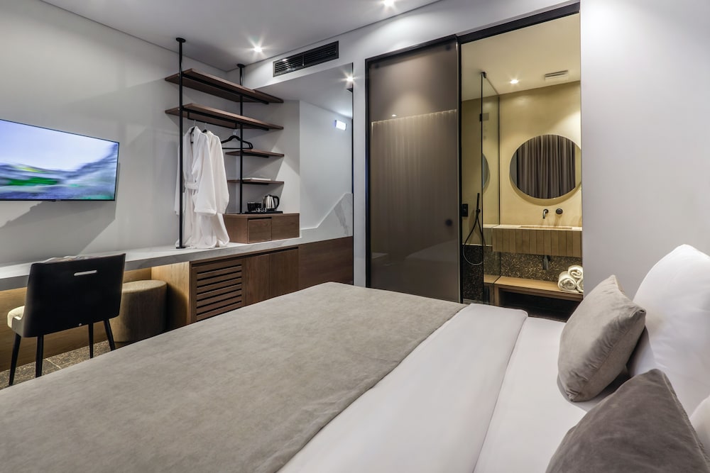 Acro Upscale Residences
