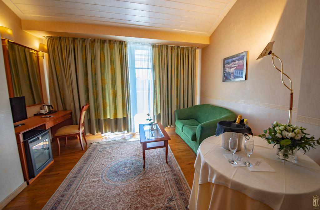 Rex Hotel