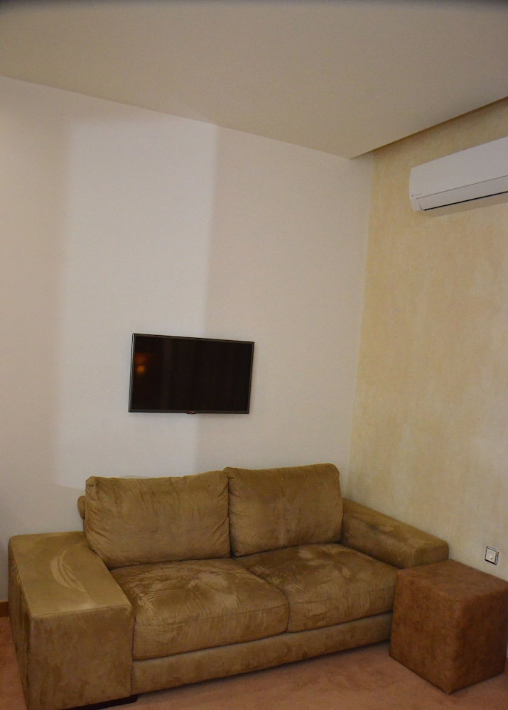 Deves Hotel