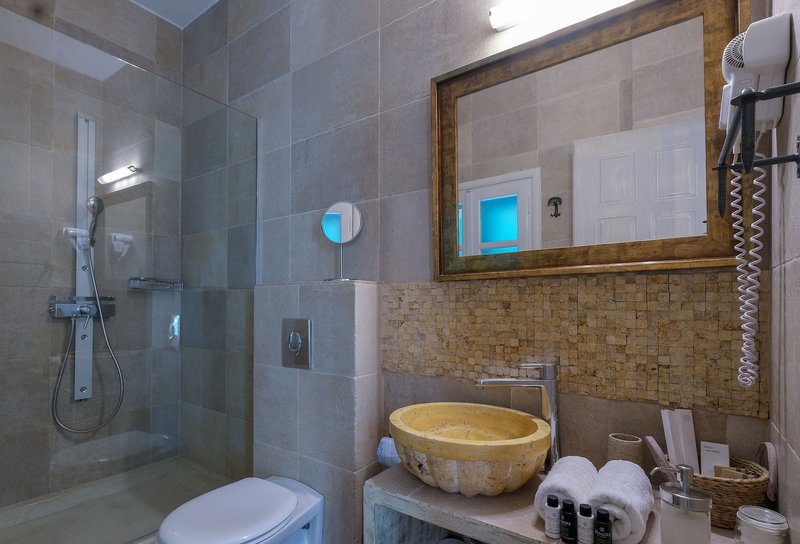 Amymone Guesthouse & Adiandi Hotel