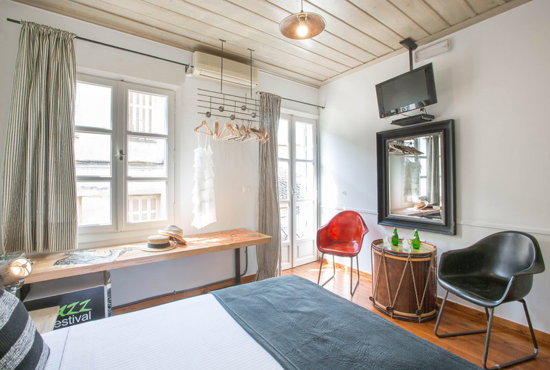Amymone Guesthouse & Adiandi Hotel