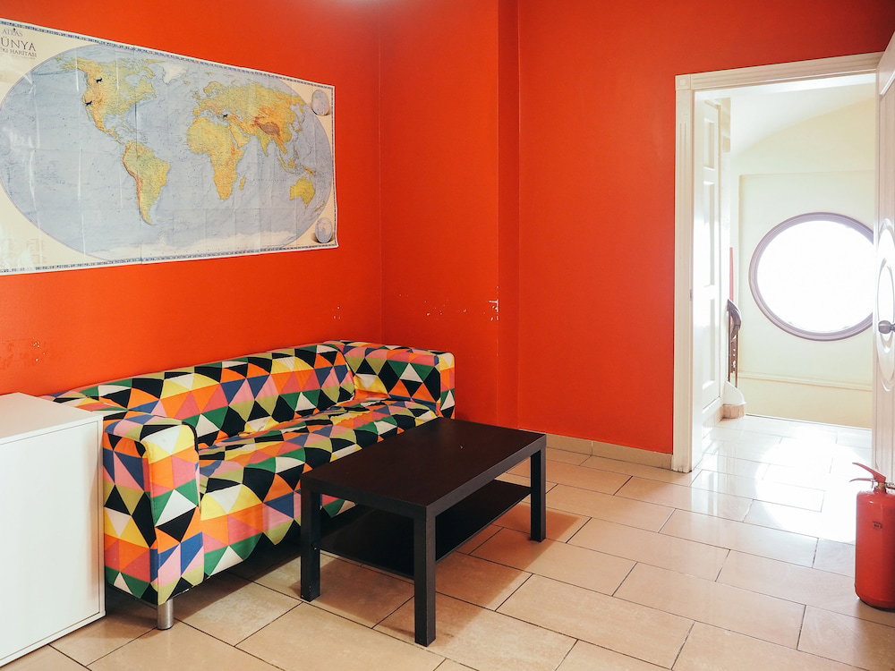 Deeps Hostel