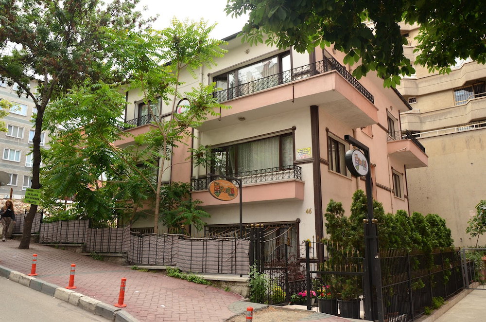 Deeps Hostel