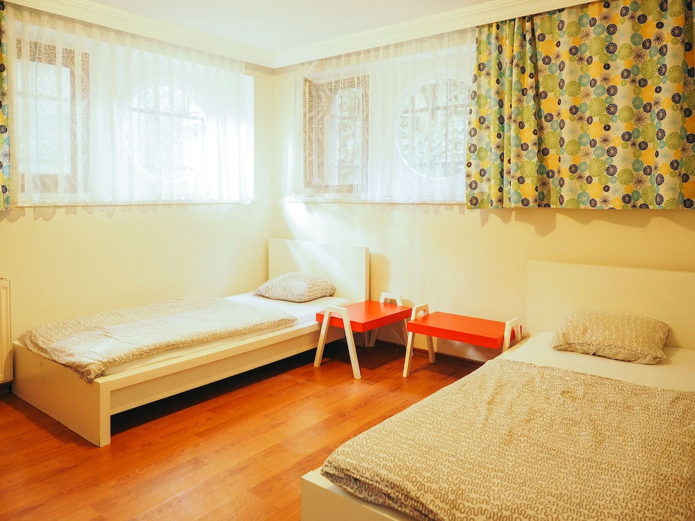 Deeps Hostel