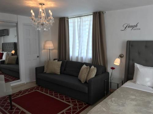 Hotel Edificio Chandelier