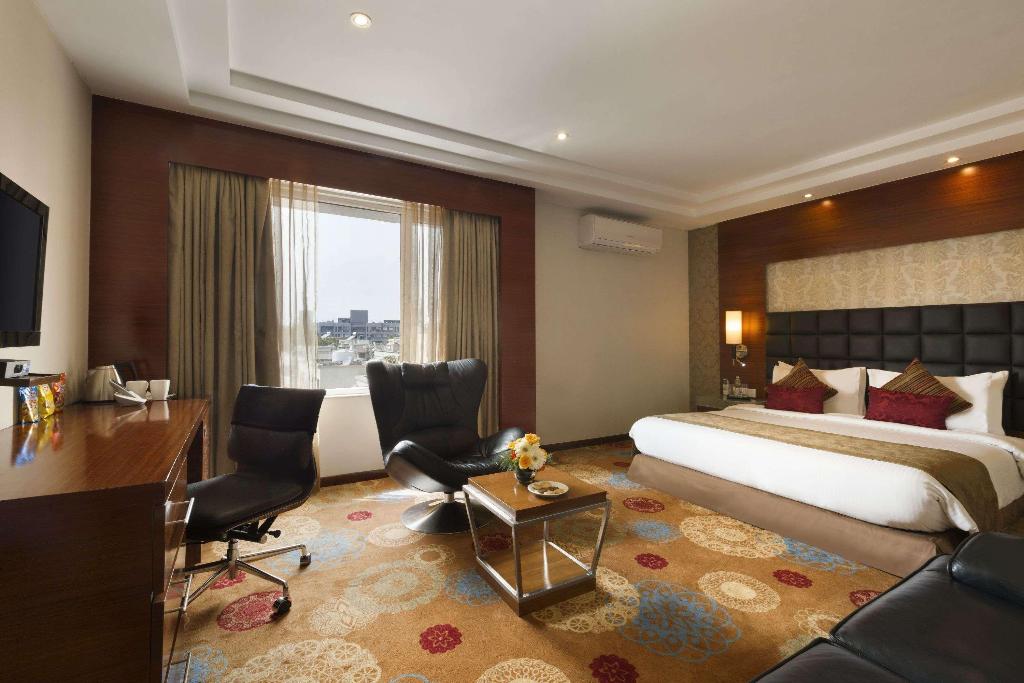 Hotel Ramada By Wyndham Ahmedabad