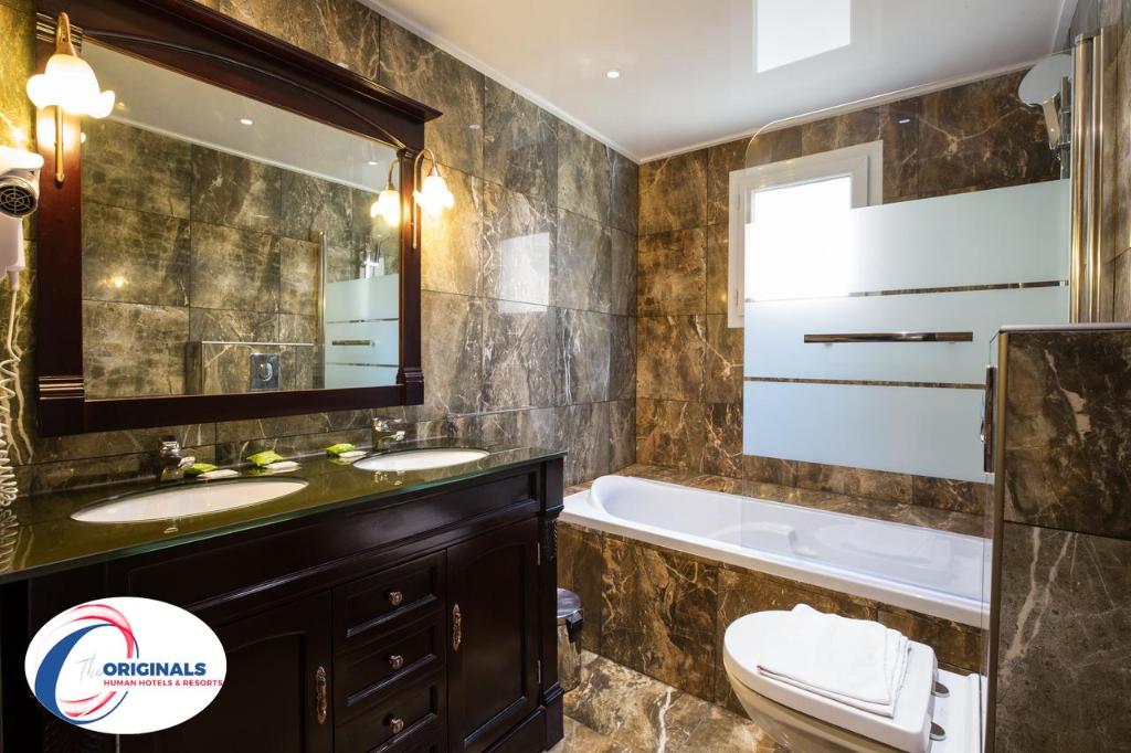 Hotel Hôtel Les Voyageurs,Bastia