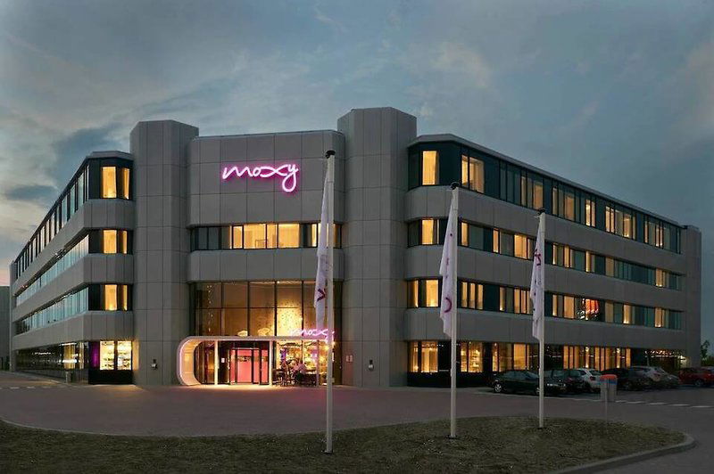 Hotel Moxy Amsterdam Schiphol Airport