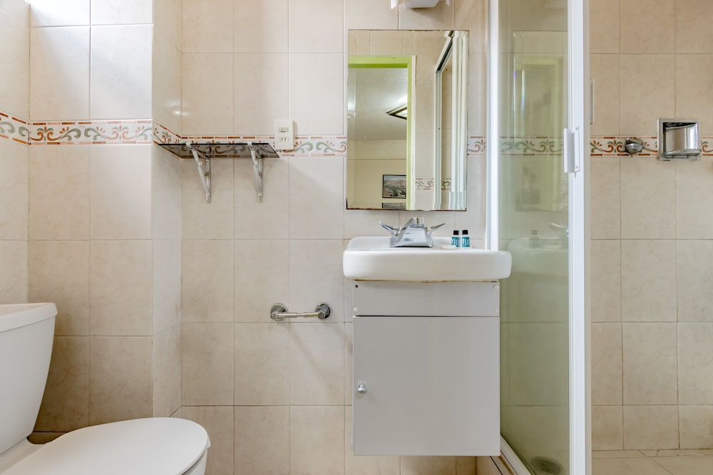 Hotel Ayenda Suites Marne
