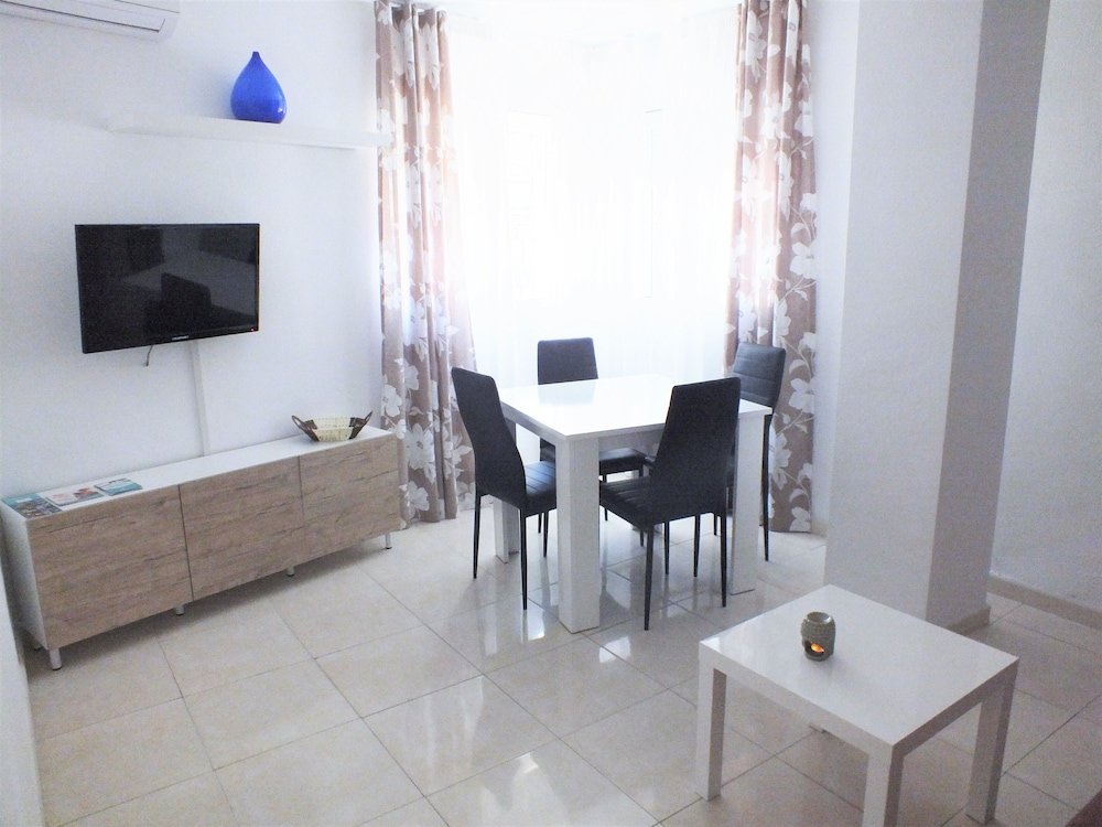 Hotel Apartamentos J&K