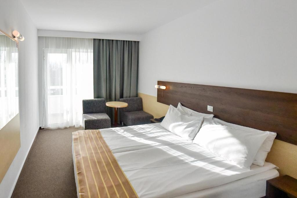 Zenith Hotel