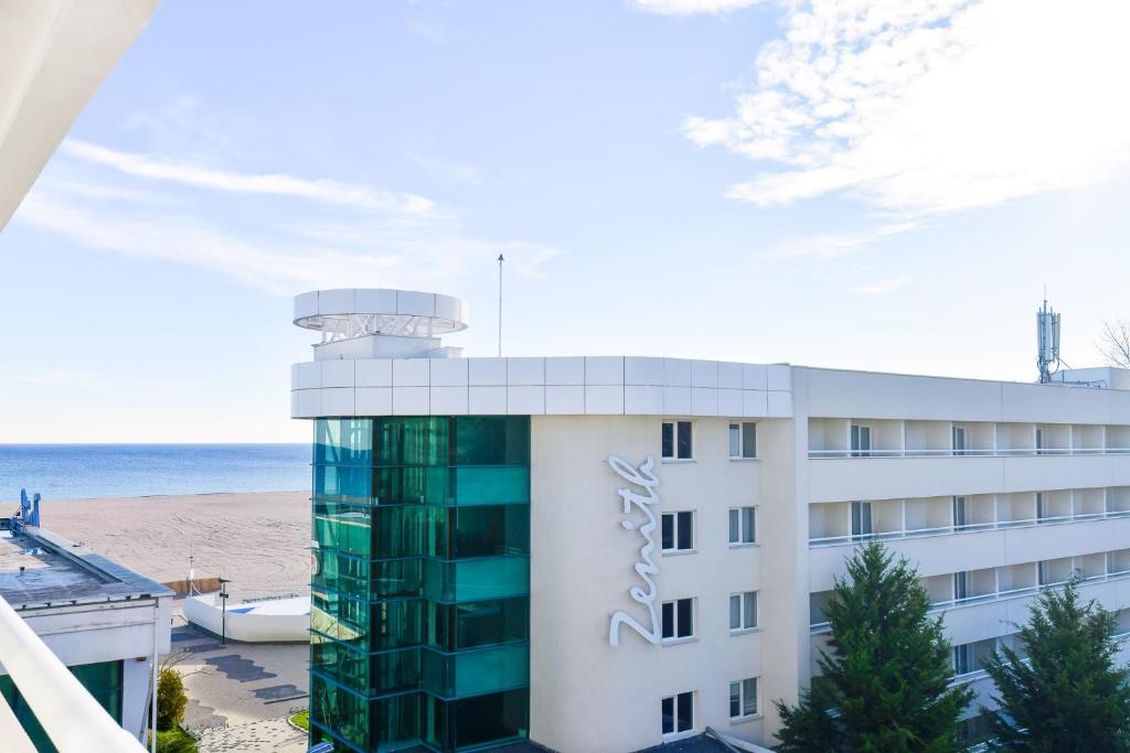 Zenith Hotel