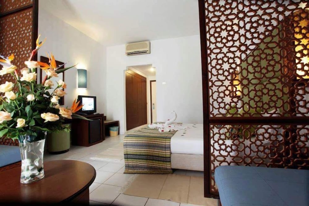 Club Rosa Rivage