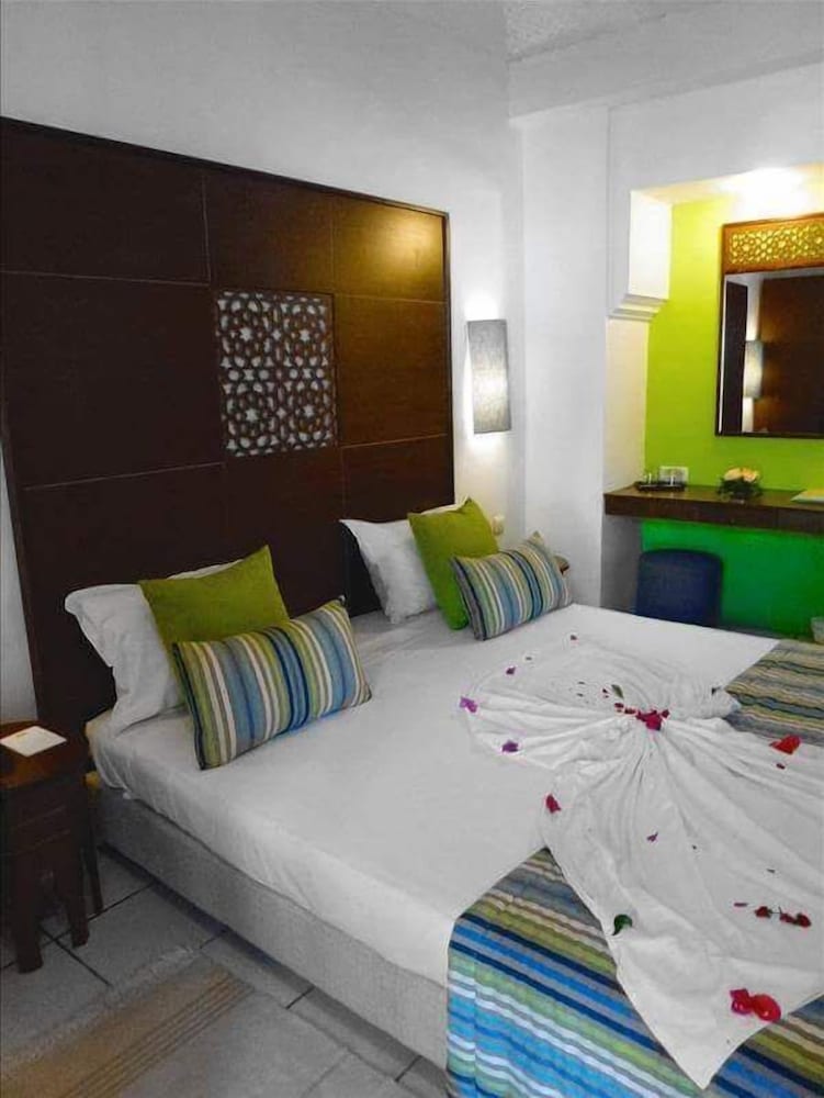 Club Rosa Rivage