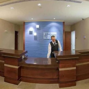 Hotel Holiday Inn Express Hotel & Suites Ottawa Airport cazare Ottawa