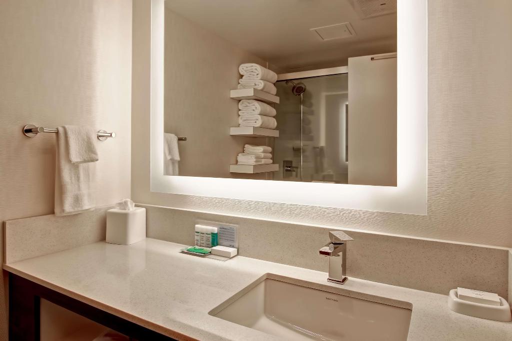 Hotel Hampton Inn & Suites By Hilton Calgary-Airport