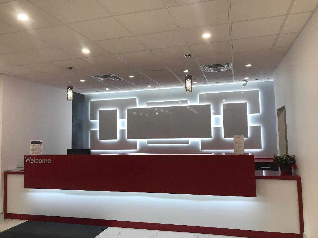 Hotel Emerald Hotel & Suites