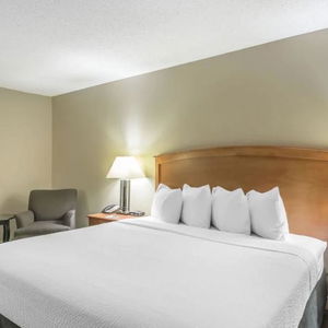 Hotel Quality Inn West Edmonton cazare Edmonton