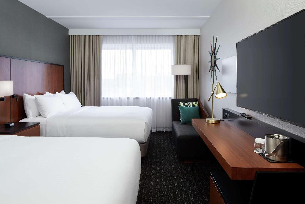 Hotel Doubletree By Hilton Montreal Airport