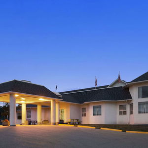 Hotel Days Inn By Wyndham Hinton cazare Hinton