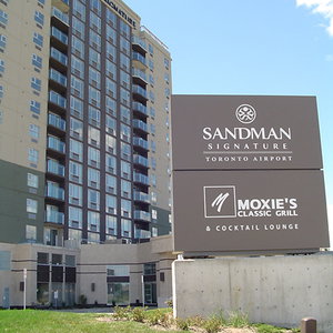 Hotel Sandman Signature Toronto Airport Hotel cazare Toronto