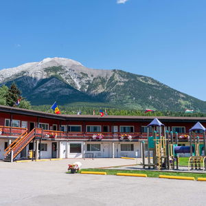 Hotel Rocky Mountain Ski Lodge cazare Canmore