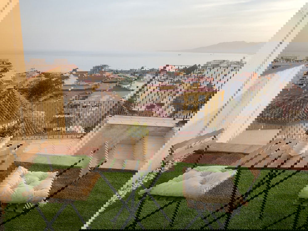 Hotel Rooms In Seafront Villa