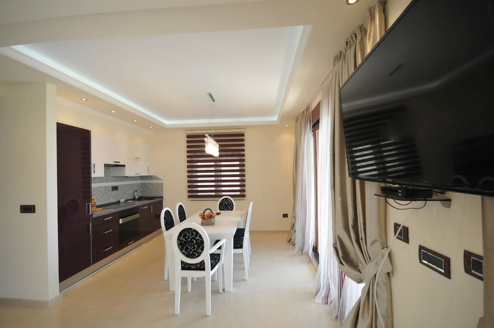St. George Apartments And Villa With Pool