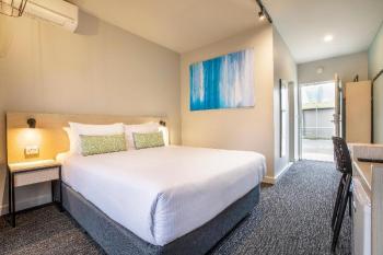 Hotel Nightcap At Excelsior Hotel