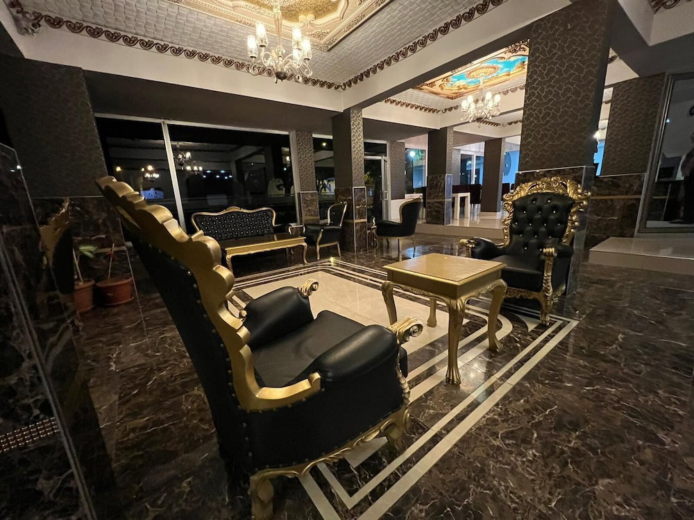 Hotel Grand Black Hotel