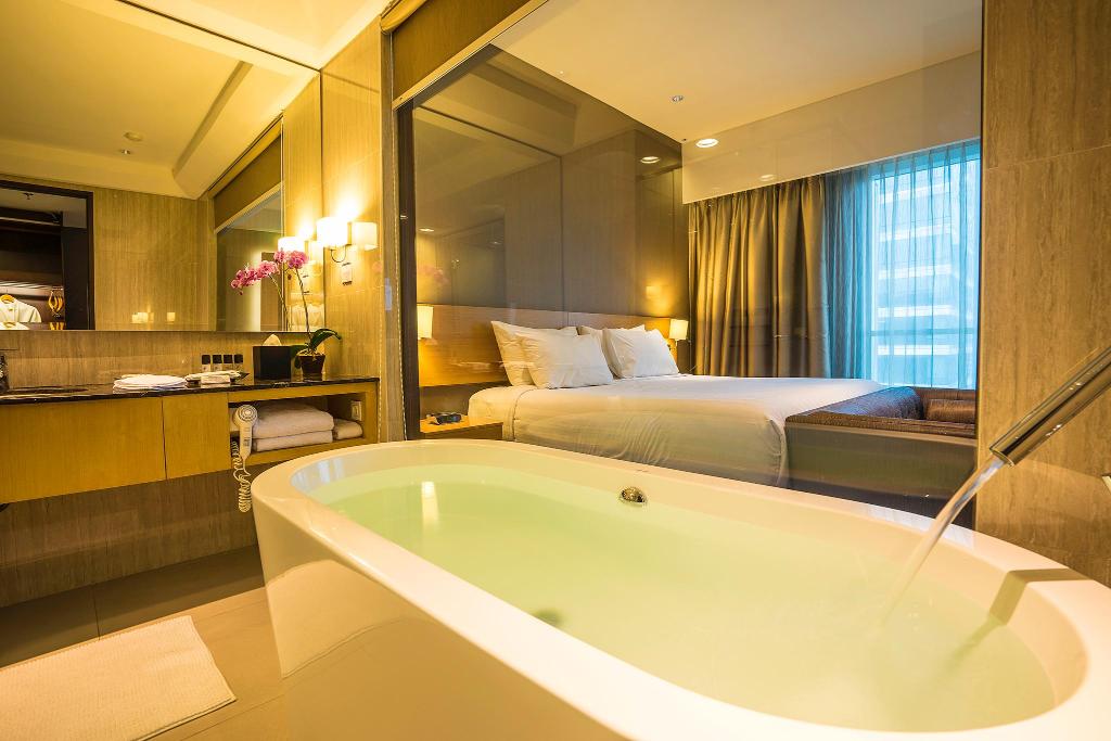 Hotel Js Luwansa Hotel And Convention Center