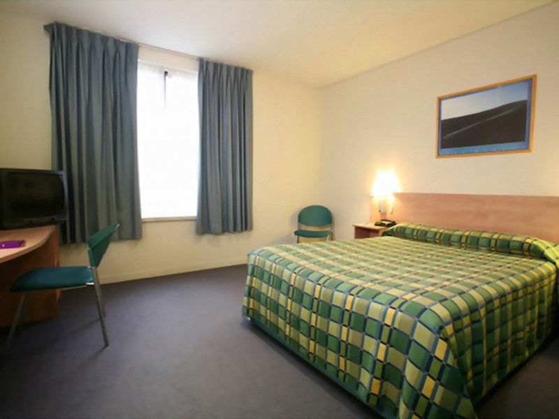 Hotel Ibis Melbourne Hotel And Apartments