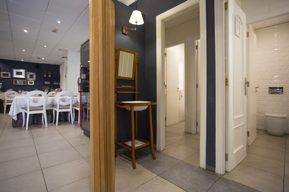 Hostal Savoy