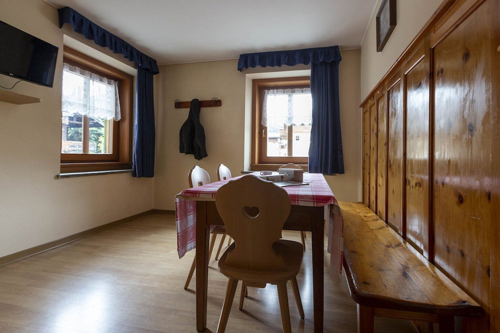 Roulette Apartments