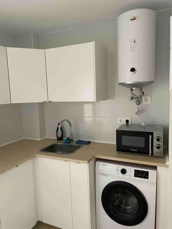 Hotel Renovated And Newly Furnished 3 Bedroom Apartment