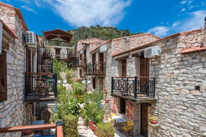 Hotel Stone Village Bali cazare Bali Beach