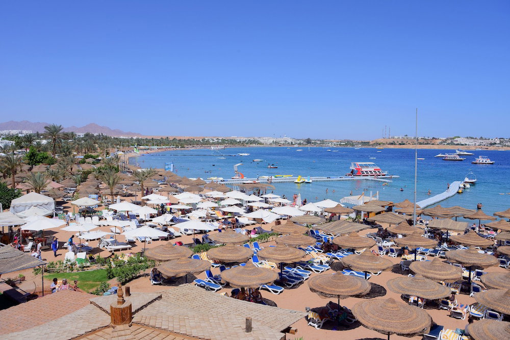 dal travel Naama Waves Hotel