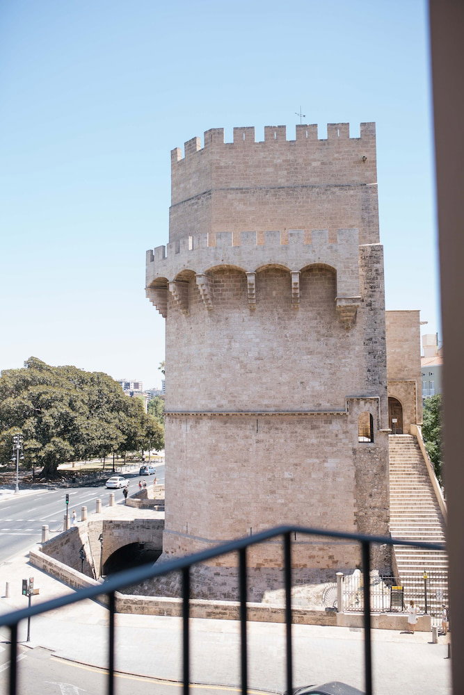 Myr Puerta Serranos