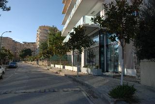 Summer Suite Hotel