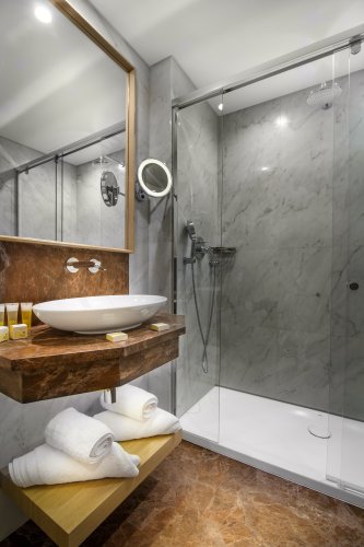 Ana Hotels Bradul