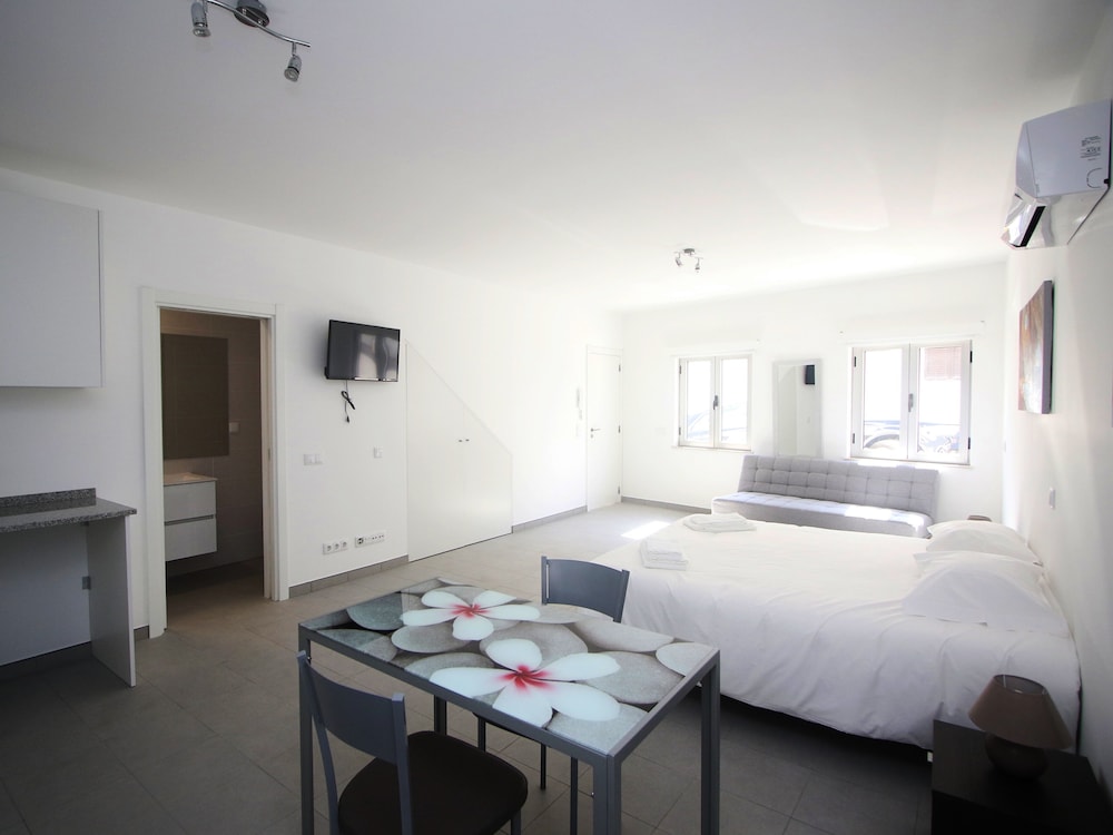 Guest House Lovely Swan