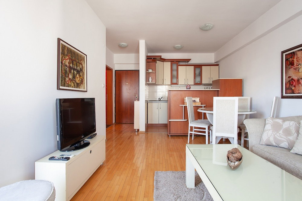 Hotel Urban Hostel & Apartments
