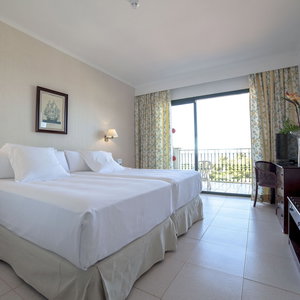 Hotel Valentin Son Bou Hotel & Apartments cazare Menorca