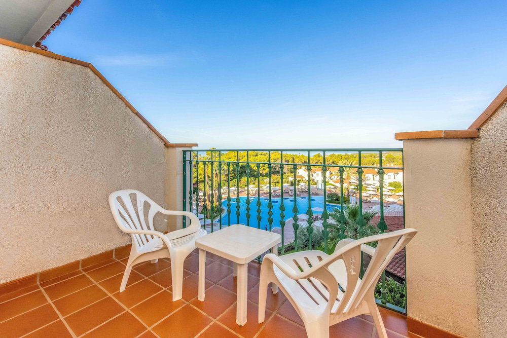 Valentin Son Bou Hotel & Apartments