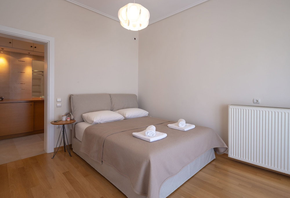 Rhea - Glyfada Sea View Apartment